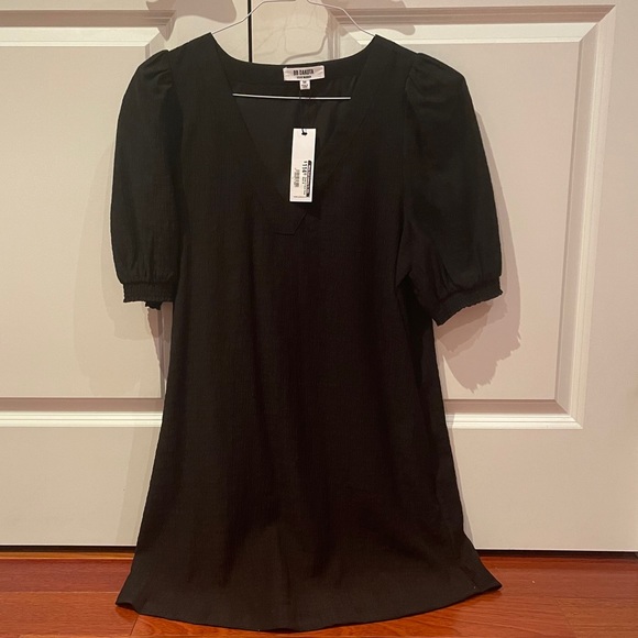 Black Mini Dress with Short Sleeves - Picture 4 of 5
